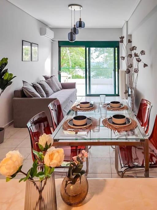 The Cozy Seaside Apartment Nafpaktos Bagian luar foto